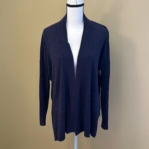 Lilly Pulitzer long cardigan size small. Light weight